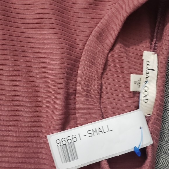 Small balloon sleeve ribbed top - Picture 3 of 4